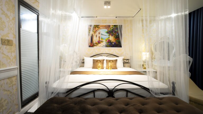 Cozi 9 Hải Phòng- Phòng Hoàng Gia Châu Âu (Royal European Room)