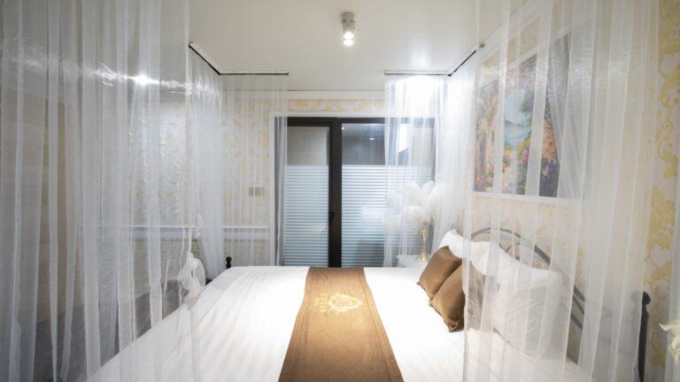 Cozi 9 Hải Phòng- Phòng Hoàng Gia Châu Âu (Royal European Room)