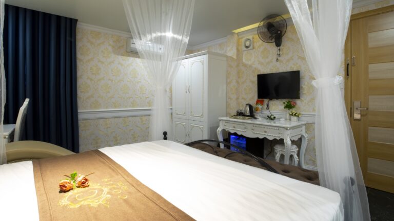 Cozi 9 Hải Phòng- Phòng Hoàng Gia Châu Âu (Royal European Room)