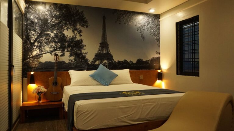 Cozi 9 Hải Phòng- Phòng tiêu chuẩn 1 giường đôi (Standard Double Room)